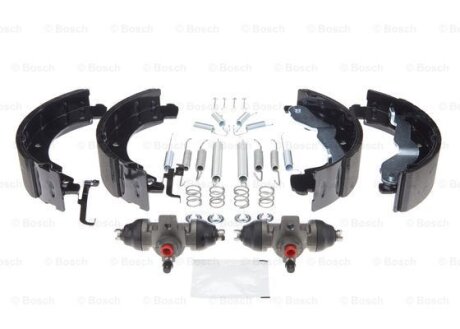 VW Комплект гальмівних колодок SUPER PRO TRANSPORTER T4 90- BOSCH 0204113692