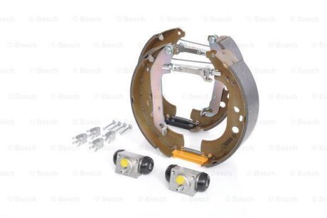FORD К-т гальмівних колодок (барабан) SUPER PRO TOURNEO CONNECT 02- BOSCH 0204114661