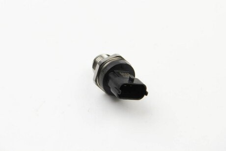Датчик тиску палива BOSCH 0281006053