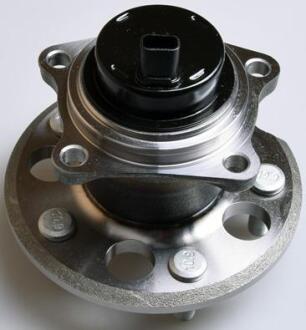 Маточина колеса зад. TOYOTA AVENSIS VERSO, NOAH/VOXY, RAV 4 II 1.8-2.4 08.00-12.10 DENCKERMANN W413586