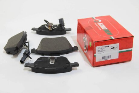 Гальмівні колодки пер. Audi A6 97-05 з датчиком GOODREM RM1003
