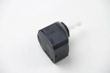 Коректор фари ASTRA H HELLA 6NM 008 830601