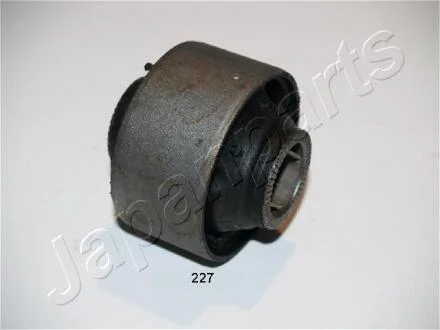 TOYOTA С/б переднього важеля Avensis 97- JAPANPARTS RU227