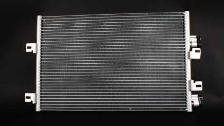 RENAULT Радіатор кондиціонера (конденсатор) Kangoo 01-, Nissan Kubistar KALE 389200