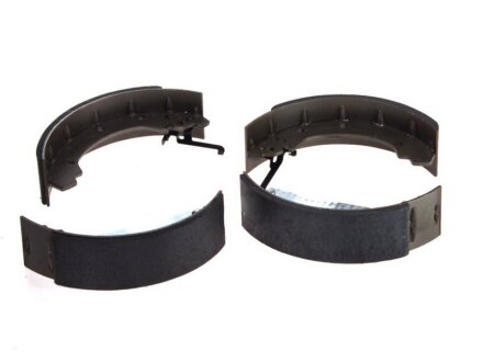 Комплект гальмівних колодок - барабанні LPR 06740