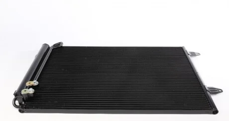 Радіатор кондиціонера MAHLE / KNECHT AC 666 000S