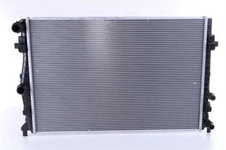 Радіатор охолодження NISSENS 606723
