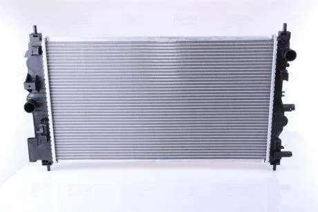 Радіатор охолоджування NISSENS 61676