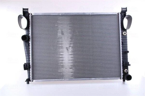 Радіатор охолодження двигуна First Fit NISSENS 62774A (фото 1)