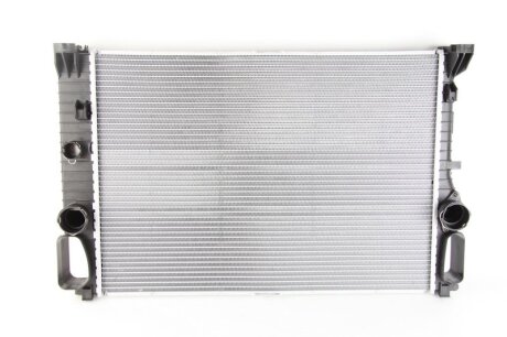 Радіатор системи охолодження NISSENS 62796A