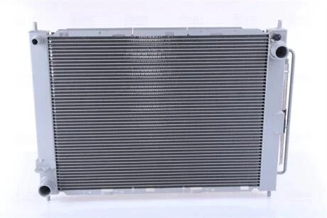 Радіатор кондиціонера NISSENS 637636