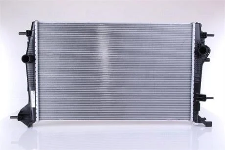 Радіатор NISSENS 637648