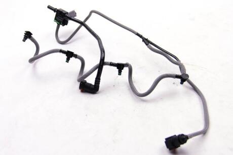 Трубка паливна 2.5DC з датчиком RENAULT 8200503234