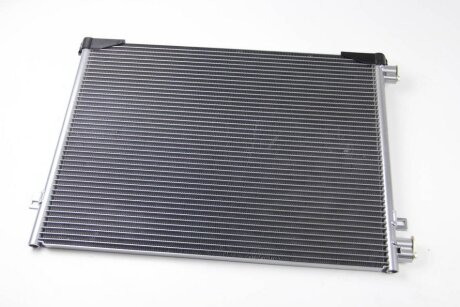 Радіатор кондиціонера THERMOTEC KTT110228