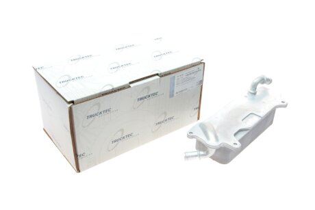 Радіатор масляний AUTOMOTIVE TRUCKTEC 07.18.081