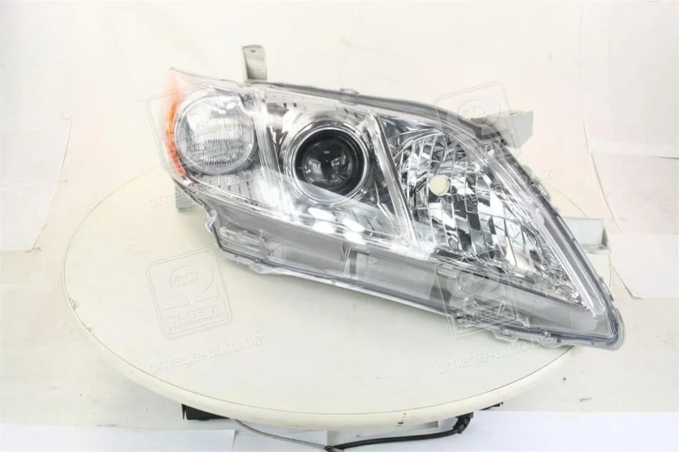 Фара пра. TOY CAMRY 06- (вир-во) TYC 206757011N (фото 1)
