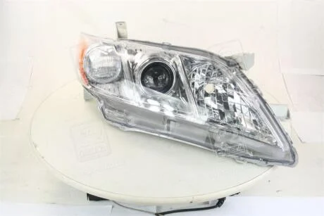 Фара пра. TOY CAMRY 06- (вир-во) TYC 206757011N