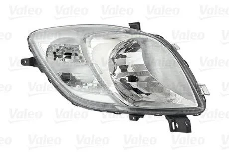 Фара передня VALEO 043047