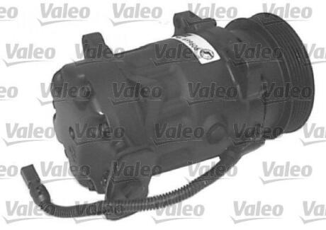 Компресор кондиціонера VALEO 699606