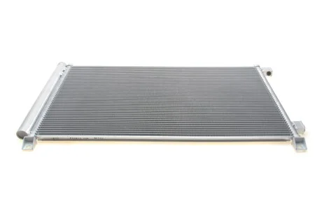 Радіатор кондиціонера VAN WEZEL 33015702