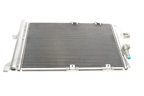 Радіатор кондиціонера VAN WEZEL 37005326