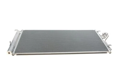 Радіатор кондиціонера VAN WEZEL 82005279