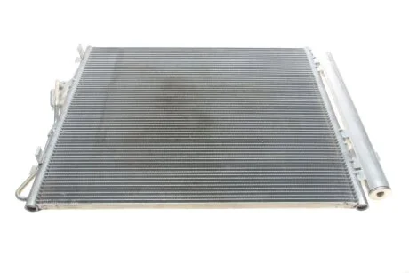 Радіатор кондиціонера VAN WEZEL 82005310